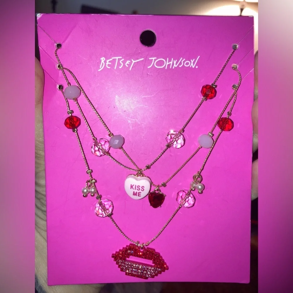 BETSEY JOHNSON Set Valentine Illusion 3 Strand Lips Necklace & Earrings NEW NWT - Picture 4 of 11